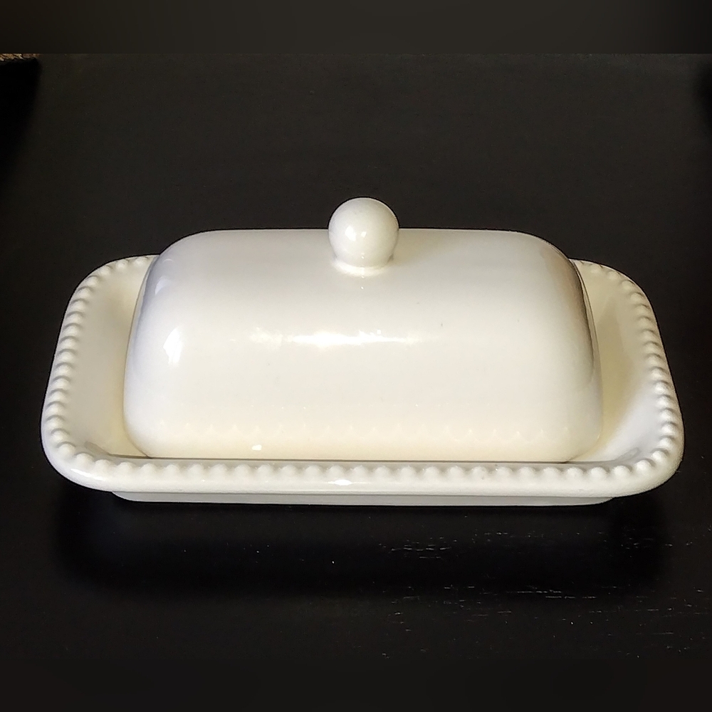 Pottery Barn Elegant Cream Butter Dish - Picture 13 of 13